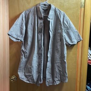 Gray men’s Eddie Bauer short sleeve button up
